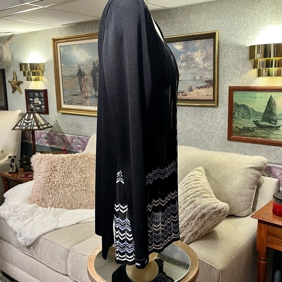 EXCLUSIVELY MISOOK Cardigan Sweater Size M Black Blue Gray Chevron Stripe Accent - Picture 7 of 16